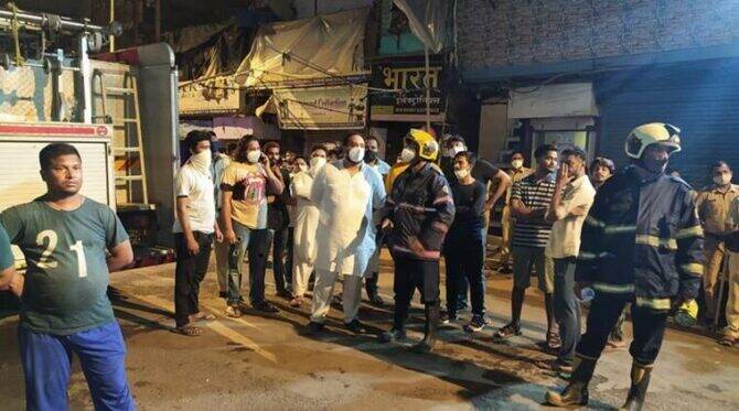 mumbai-building-collapsed-bandra-east-brihanmumbai-municipal-corporation-fire-brigade