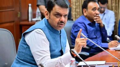 संपन्न महाराष्ट्रासाठी विकास प्रकल्पांना गती द्या : मुख्यमंत्री फडणवीस