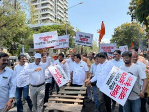 महागाईच्या विरोधात चूल पेटवून आंदोलन; गोरेगावमध्ये शिवसेनेचा एल्गार