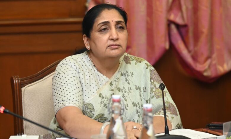 अल्पसंख्याक विभागातील रिक्त पदे तातडीने भरा; योजनांचा लाभ तळागाळापर्यंत पोहोचवा